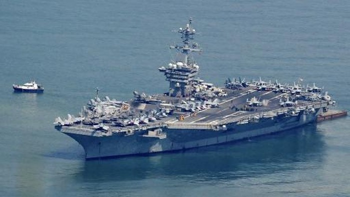 USS George Washington saat tiba di pelabuhan di Da Nang, Vietnam, pada Juli 2026 (dok. AFP/NHAC NGUYEN)