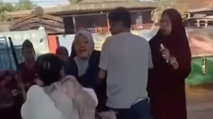 Viral guru SD di Jeneponto dijambak ortu siswa.