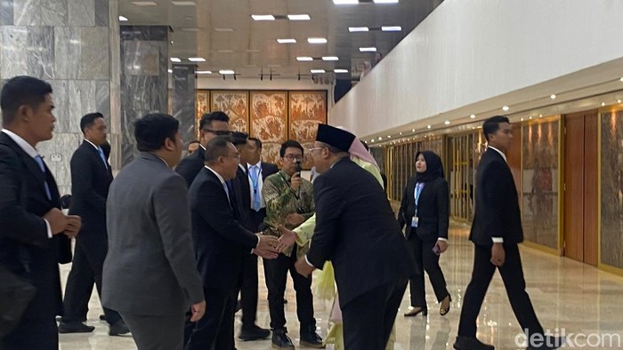 Wakil Ketua DPR RI Sufmi Dasco Ahmad saat tiba di DPR (Dwi/detikcom).