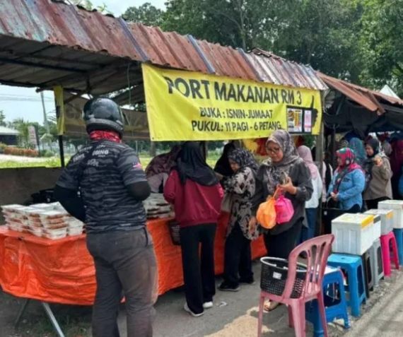 Jual Aneka Menu Cuma Rp13 Ribu, Pemilik Warung Ini Fokus Cari Pahala