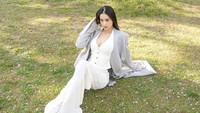 Anya Geraldine bertanya balik ke netizen soal childfree. Tapi aku gak tahu memang sekarang orang banyak ya memutuskan untuk childfree? Menurut kalian gimana komen di bawah, katanya. (Foto: dok Instagram anyageraldine)