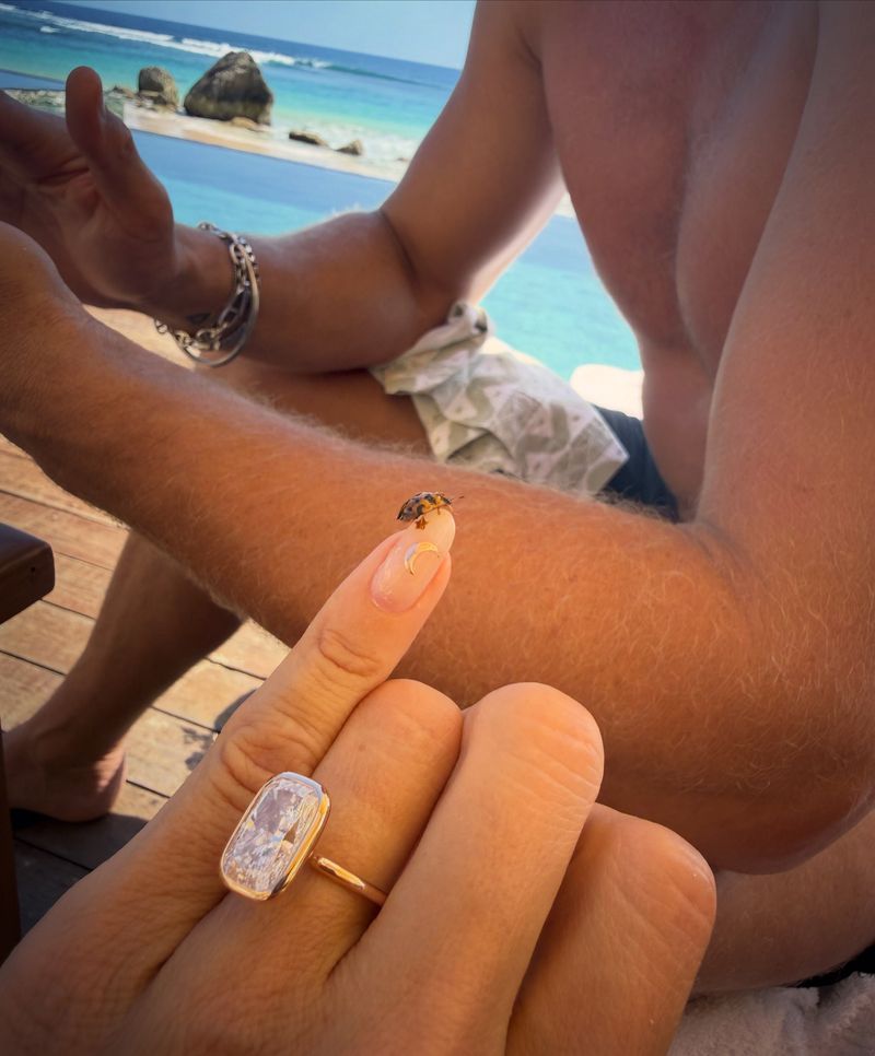 Cincinc Tunangan Alessandra Ambrosio Cincinc Tunangan Alessandra Ambrosio.