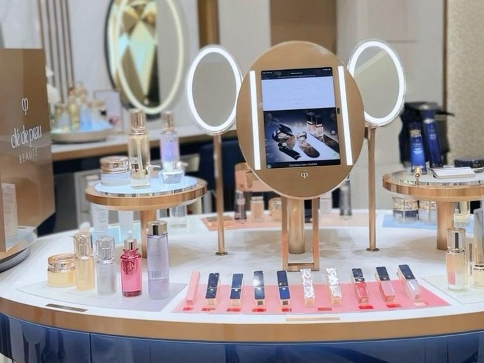 Cle de Peau Beaute