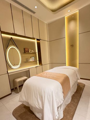 Cle de Peau Beaute Cle de Peau Beaute