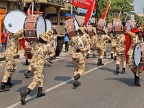 HUT ke-81 RI, Drum Band SMAN 2 Taruna Pamong Praja Pukau Warga Bojonegoro
