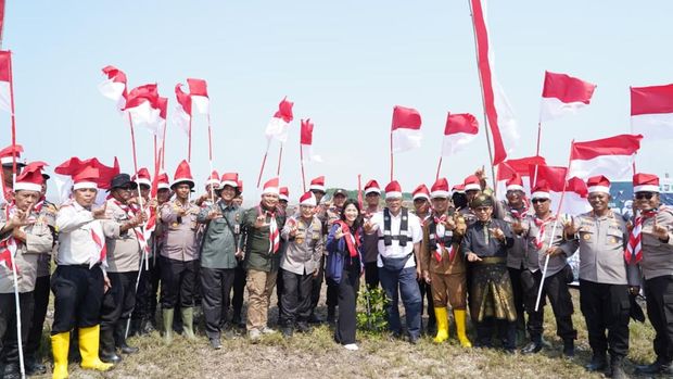 Ekspedisi Merah Putih Polda Riau menjangkau Kuala Selat, membawa misi pemulihan lingkungan Ekspedisi Merah Putih Polda Riau menjangkau Kuala Selat, membawa misi pemulihan lingkungan, Sabtu (15/8/2026).