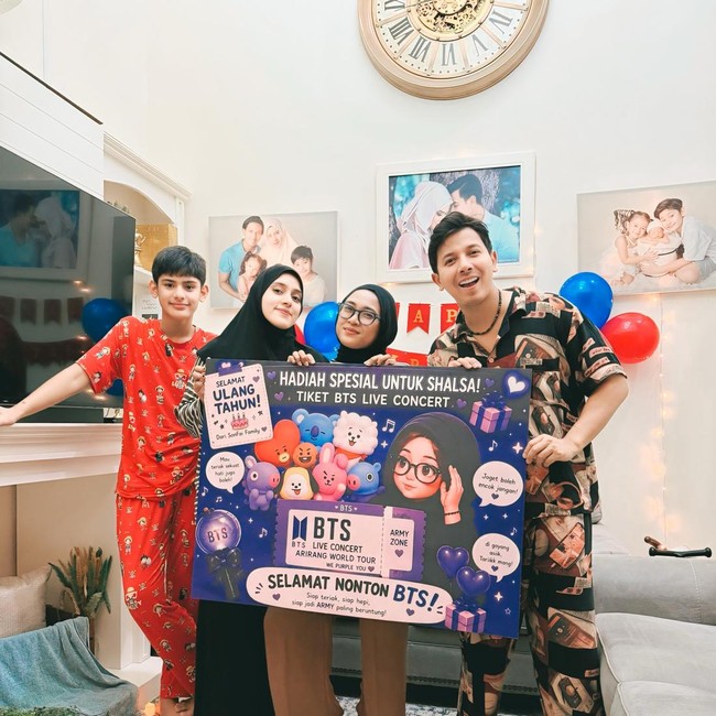 Asyik! Sonny Septian-Fairuz A Rafiq Kasih Kado Ultah Tiket Konser BTS ke Tim