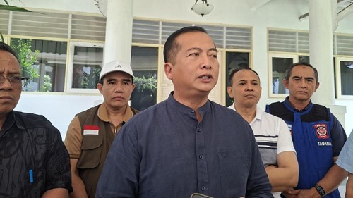Gubernur NTB, Lalu Muhamad Iqbal, memberikan keterangan pers seusai rapat koordinasi di Pendopo Gubernur NTB, Sabtu (15/8/2026). (Foto: Ahmad Viqi/detikBali)