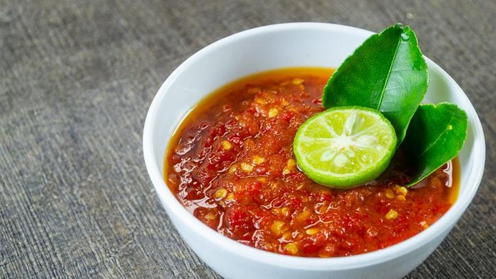 Sambal Taliwang is a traditional Indonesian chili sauce from Lombok, known for its bold and spicy flavor. Sambal Taliwang is also perfect as a condiment for grilled meats, seafood, or rice dishes
