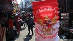 Jelang 17 Agustus, Pedagang Atribut Merah Putih di Asemka Keluhkan Omzet Menurun