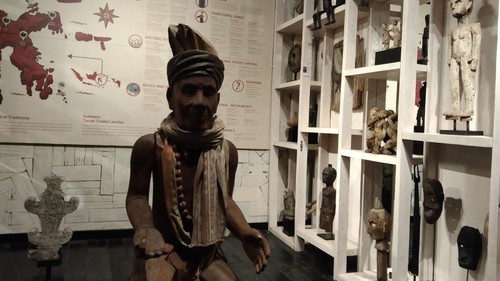 Koleksi Pascal Morabito, kolektor asal Nice, Prancis, di The Gallery Nusantara, Nuanu Creative City, Desa Beraban, Kecamatan Kediri, Tabanan. (Krisna Pradipta/detikBali)