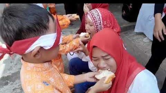 Lomba makanan saat 17 agustus
