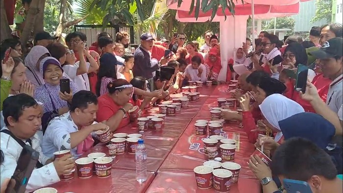 Lomba makanan saat 17 agustus