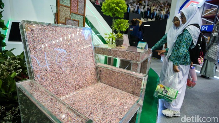 Suasana Pameran Festival Rupiah Berdaulat Indonesia (FERBI) di Istora Senayan, Jakarta, Sabtu (15/8/2026). FERBI 2026 berlangsung selama tiga hari, 14–16 Agustus 2026, dengan menghadirkan berbagai kegiatan untuk mengenalkan Rupiah kepada masyarakat secara lebih dekat.