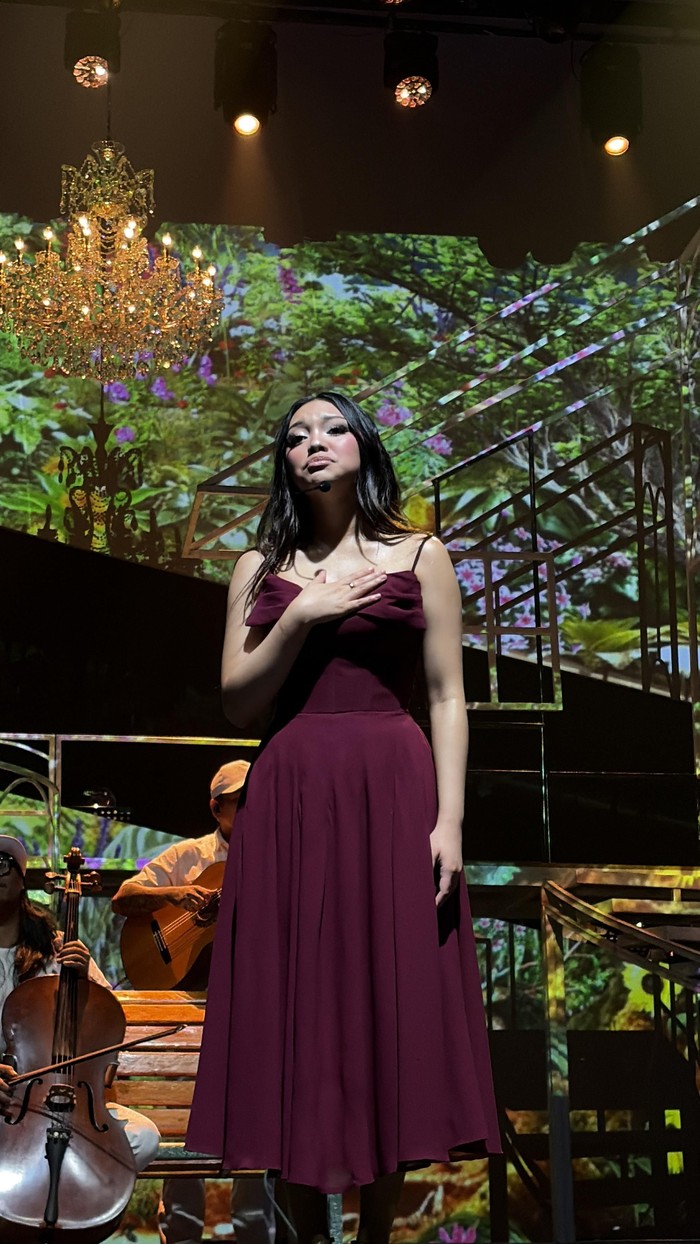 Naura Ayu menggelar showcase Cerita Penuh Cahaya.