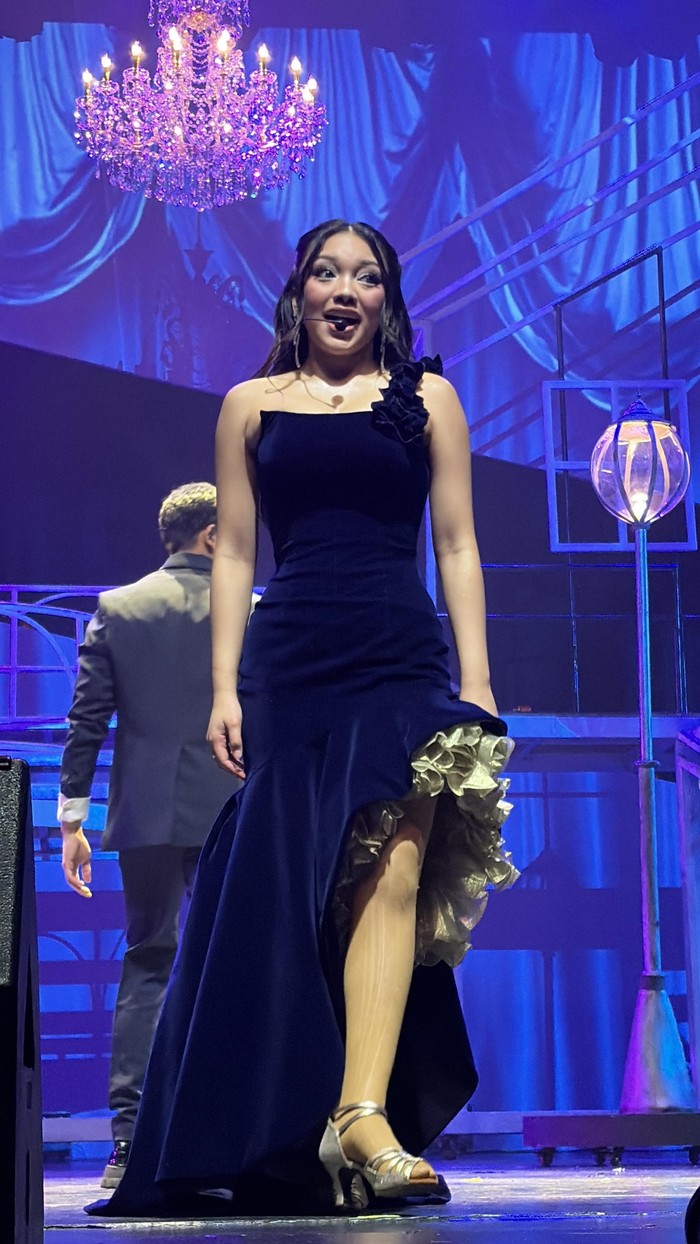 Naura Ayu menggelar showcase Cerita Penuh Cahaya.
