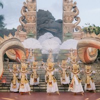 Berbagai aktivitas disiapkan di setiap sudut lokasi agar para tamu dapat menikmati pengalaman budaya dan tradisi Bali secara menyeluruh. Foto: Instagram/@dikhadheansa @biyan_the_gallery @venema.bali