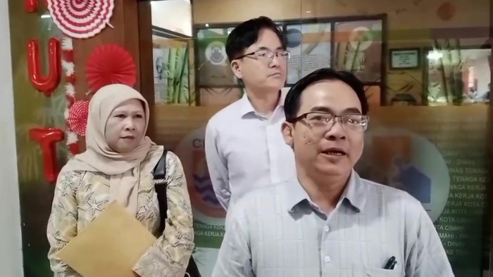 Perwakilan PT. Namnam Fashion Industries saat penuhi panggilan Disnaker Kota Cimahi