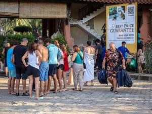 Labuan Bajo Diguncang Gempa, Hotel-hotel Rusak