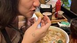 Potret Seru Dahlia Poland Saat Kulineran hingga Masak di Dapur