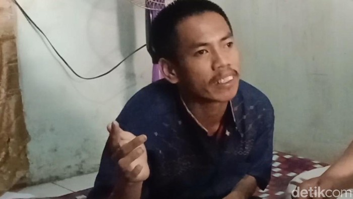 Rizal, seorang penyair dengan keterbatasan fisiknya.