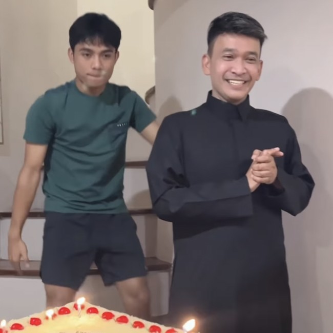 Senyum Bahagia Ruben Onsu Rayakan Ulang Tahun