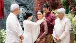 So Happy! Sean Gelael dan Hana Malasan Gelar Lamaran