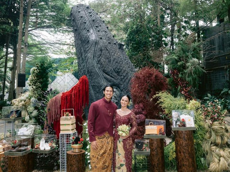 So Happy! Sean Gelael dan Hana Malasan Gelar Lamaran