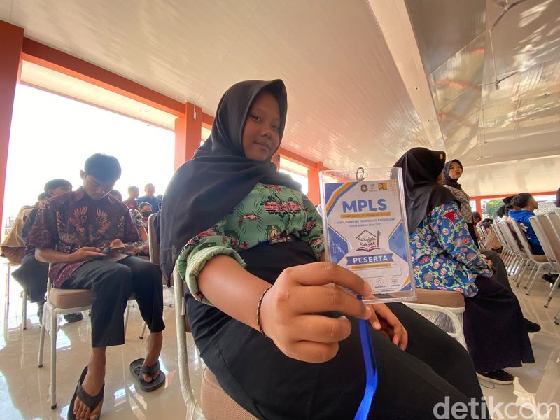 Sekolah rakyat Blitar Ratusan siswa mengikuti Masa Pengenalan Lingkungan Sekolah (MPLS) di Sekolah Rakyat Terintegrasi 2 Kota Blitar, Sabtu (15/8/2026).