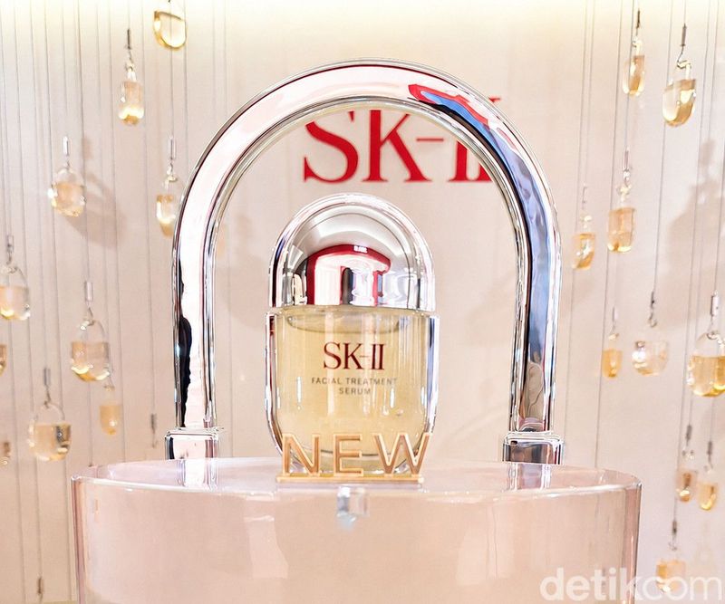 SK-II Facial Treatment Serum.