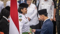 Prosesi pengukuhan berlangsung di Istana Negara dengan suasana khidmat. Wapres Gibran memimpin langsung prosesi sebagai bagian dari rangkaian persiapan menjelang peringatan HUT ke-81 Kemerdekaan RI. ANTARA FOTO/BAYU PRATAMA S