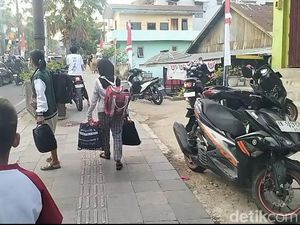 Video: Kala Warga Labuan Bajo Berbondong-bondong Mengungsi usai Peringatan Tsunami