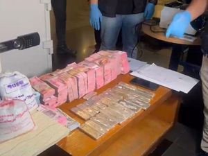 Aksi Penyelundupan WN India Nyaris 1 Ton Emas dalam Sebulan