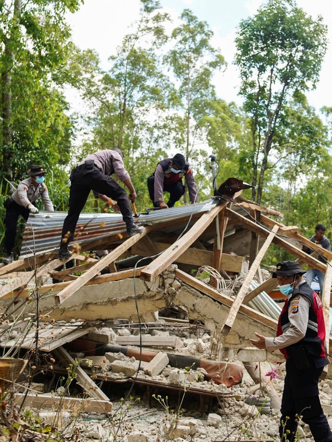 Gempa Guncang Manggarai, Polisi Periksa Rumah yang Rusak Parah