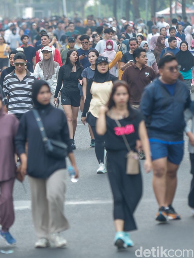 Jelang HUT RI ke-81, CFD Jakarta Dipadati Ribuan Warga
