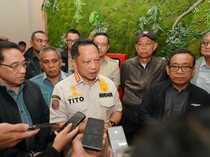 Tito Karnavian Tinjau NTT, Pastikan Penanganan Gempa Dipercepat