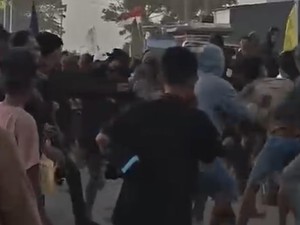 Ricuh Suporter Usai Laga Sepakbola HUT RI di Pinrang gegara Saling Ejek