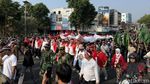 Kirab Bendera Merah Putih Raksasa oleh Ribuan Pemuda di Kota Kediri