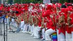 Lansia Tak Kalah Semangat, Angklung Meriahkan CFD Jakarta Jelang HUT RI