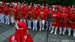 Lansia Tak Kalah Semangat, Angklung Meriahkan CFD Jakarta Jelang HUT RI