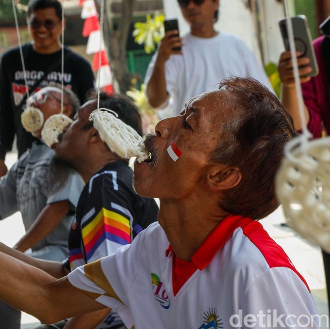 Mancing Kerupuk hingga Balap Kardus, Keseruan Lomba HUT RI di Tambun Bekasi
