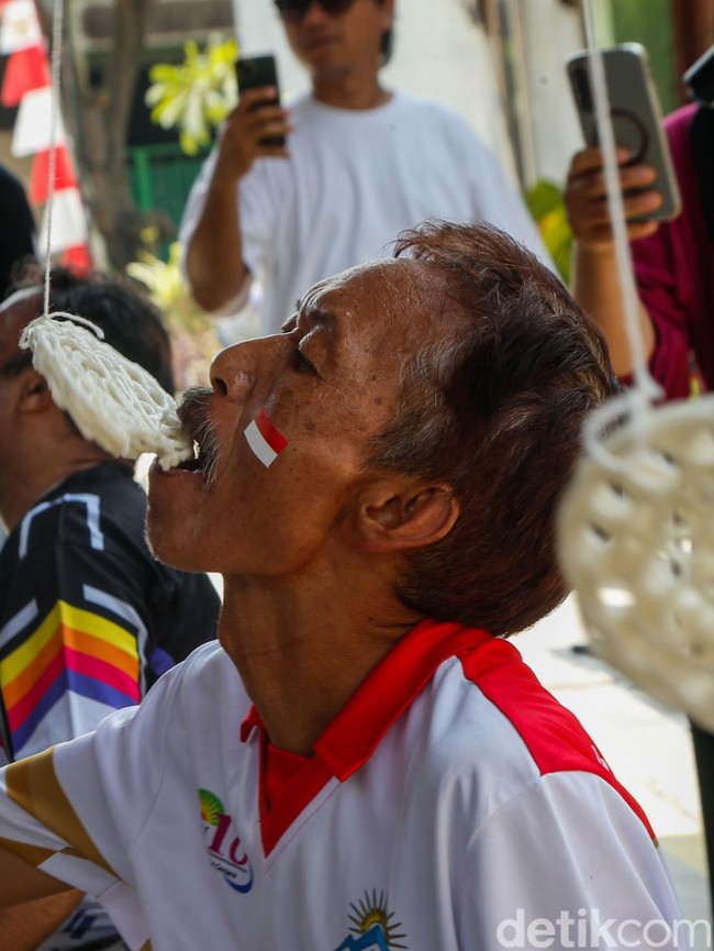 Mancing Kerupuk hingga Balap Kardus, Keseruan Lomba HUT RI di Tambun Bekasi