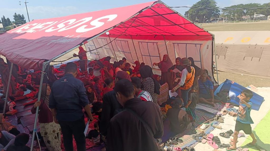 Melanie Subono Gas Kirim Bantuan kepada Korban Gempa NTT