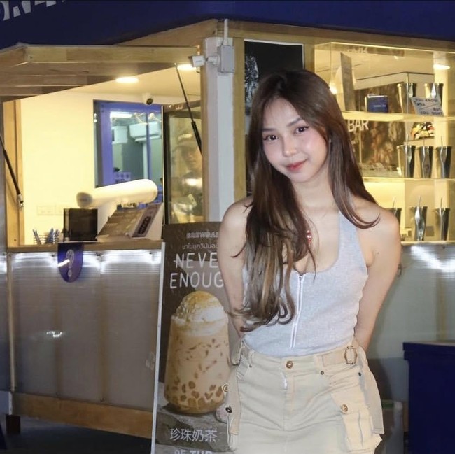 Meyden dan Suami Asyik Kulineran Sebelum Sambut Anak Pertama