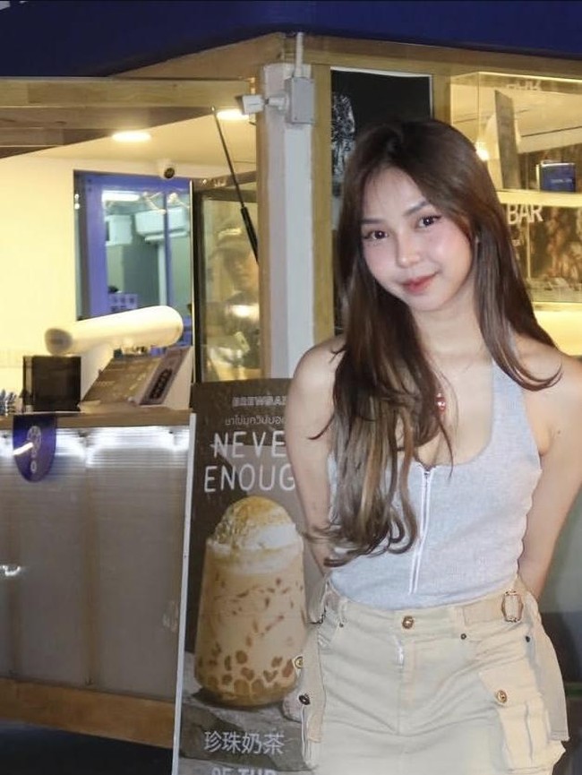 Meyden dan Suami Asyik Kulineran Sebelum Sambut Anak Pertama