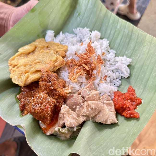 Nasi Uduk Sejak 1890 di Bogor Ini Punya Lauk Unik, Ada Picung dan Torpedo