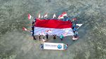 Kala Merah Putih Berkibar di Bawah Laut Maratua