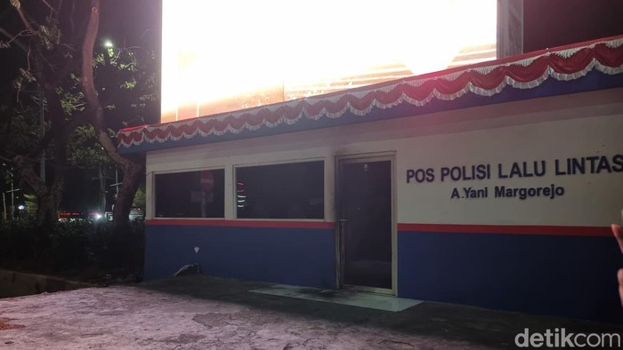 Pos polisi di Jalan A Yani Margorejo, Surabaya dilempar molotov orang tak dikenal