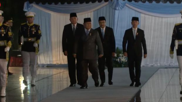 Presiden Prabowo Subianto memimpin Upacara Ziarah Nasional dan Renungan Suci di Taman Makam Pahlawan (TMP) Kalibata, Jakarta Selatan. (YouTube Setpres RI)
