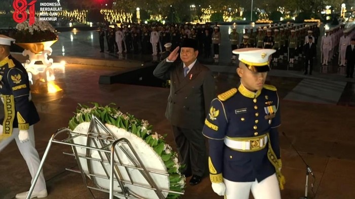 Presiden Prabowo Subianto memimpin Upacara Ziarah Nasional dan Renungan Suci di Taman Makam Pahlawan (TMP) Kalibata, Jakarta Selatan. (YouTube Setpres RI)